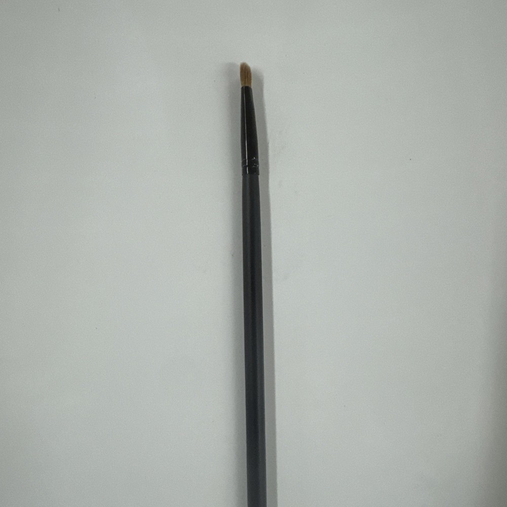 BASIC BEAUTY EYE SMUDGE BRUSH *