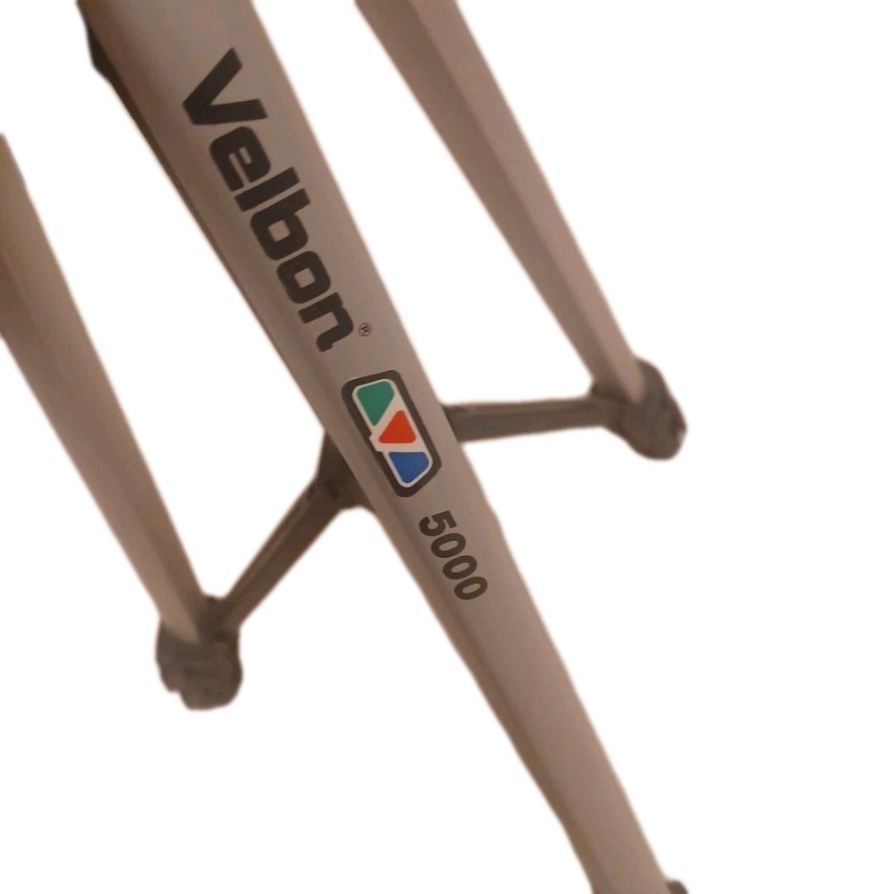 Velbon 5000 Tripod Adjustable Height And Head.