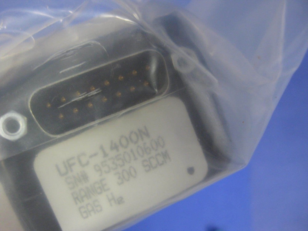Unit UFC-1400N Mass Flow Controller, H2, 300 SCCM, 15 Pin D-Connector, Refurb