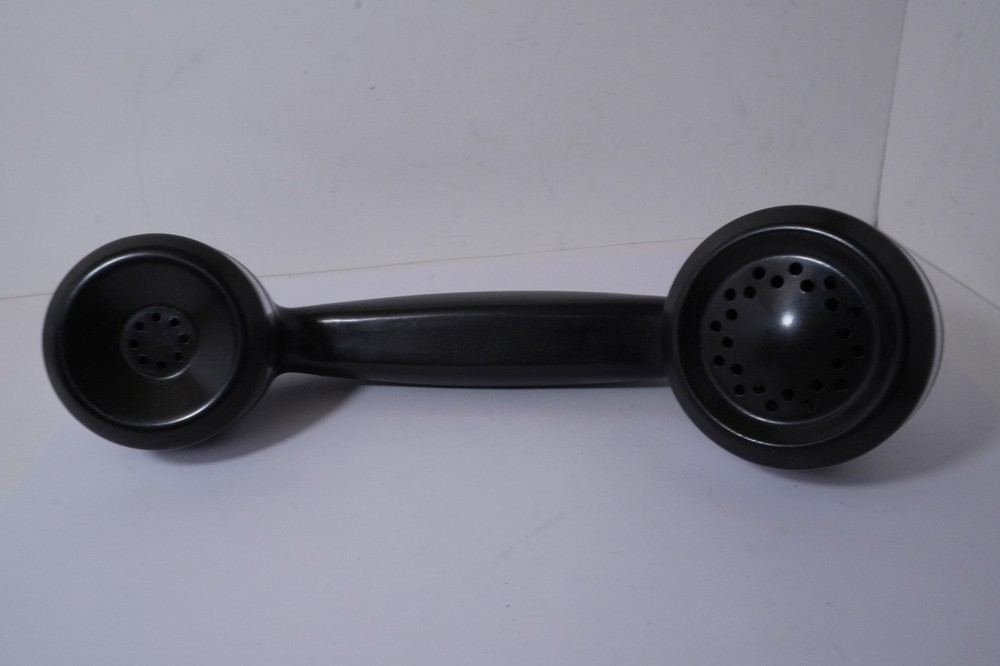 An AUTOMATIC ELECTRIC Chrome Banded HANDSET Cleaned & Tested But No Elements