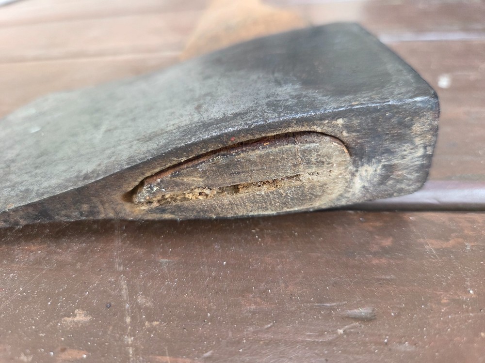 Plumb Single Bit Axe 27" handle, 3 3/4" Cutting Edge