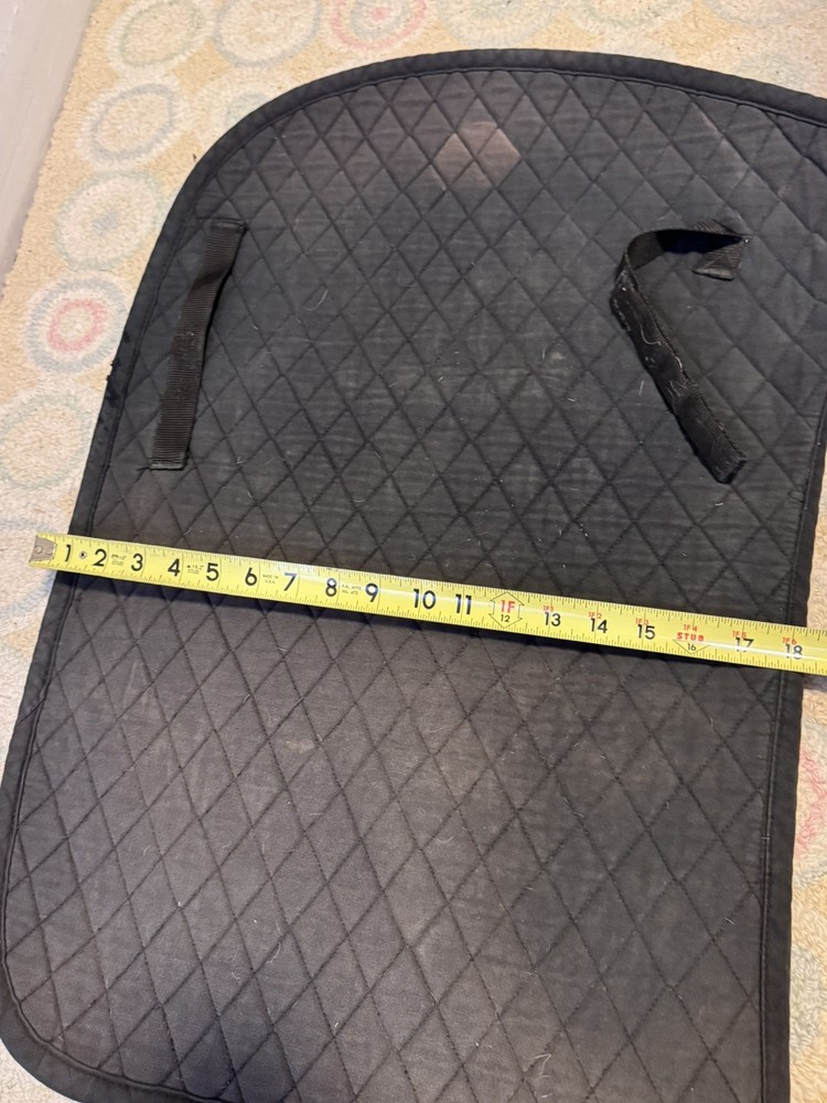 4 saddle pads in this bundle- multiple brands.