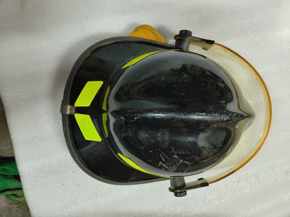 Cairns HELMETS MSA FIRE SERVICE MODEL C-MOD 182471087