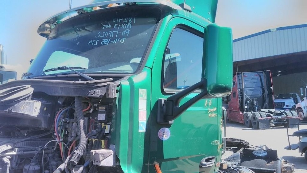 Replaces 2020 PETERBILT 579 CAB , OH