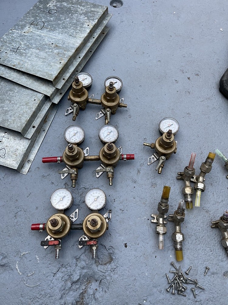 Taprite/Banner co2 regulator Draft Beer Lot All Used But Working Great