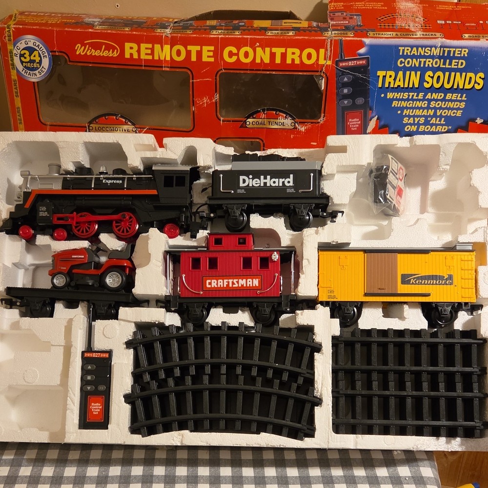 Sears Express Remote Control Battery Train Set 34pc Starter w/ Light & Smoke