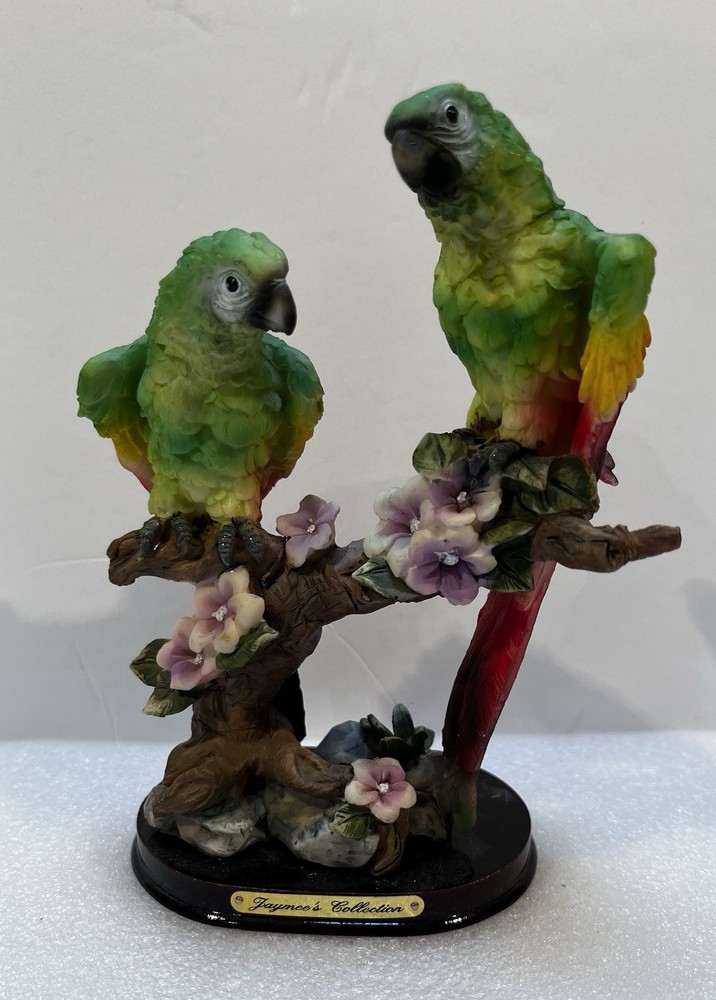 Jaynee’s Collection Parrot Figurine