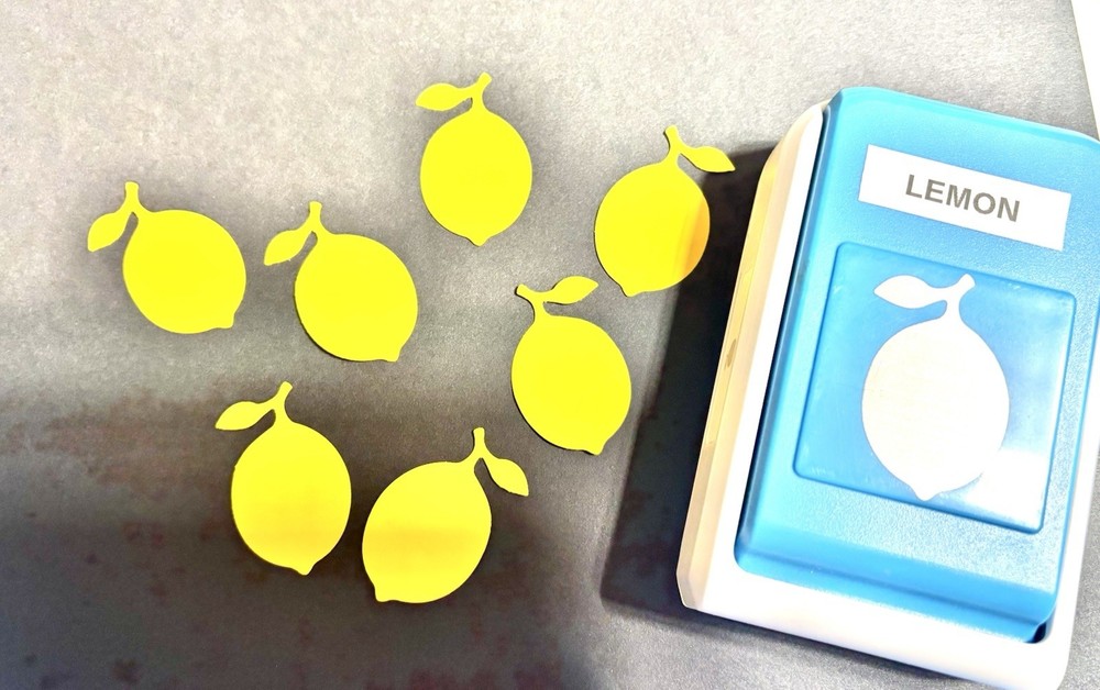 Creative Memories LABELED LEMON Decorative Punch NEW , No Box
