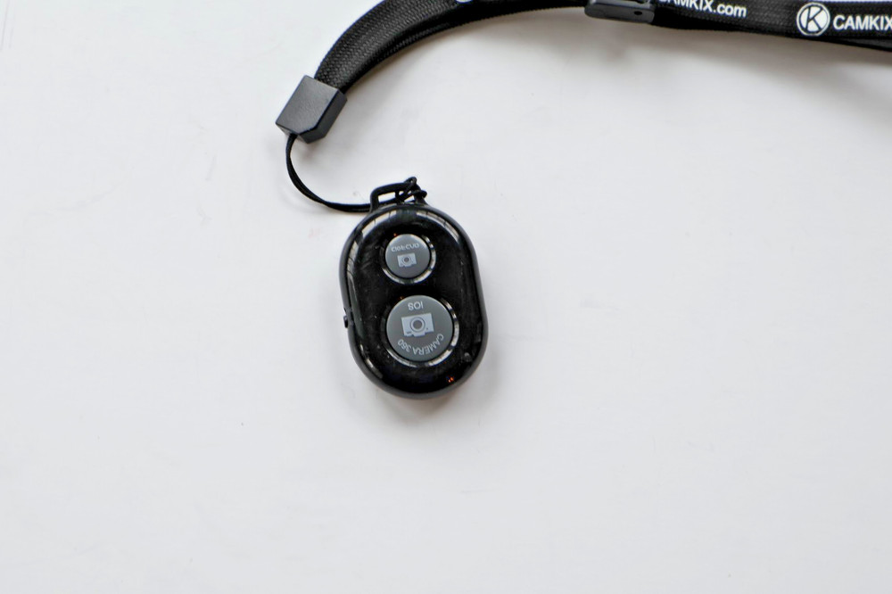 CamKix Bluetooth Camera Remote – Wireless Shutter for iOS & Android Smartphones