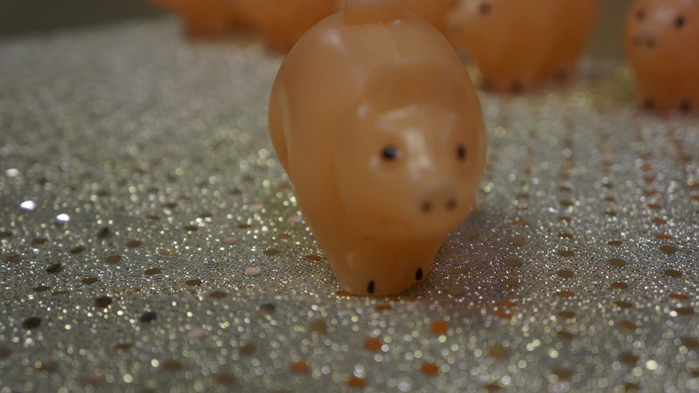 8 Plastic Pig String Light Set Party Decoration no light strings pigs only 3"