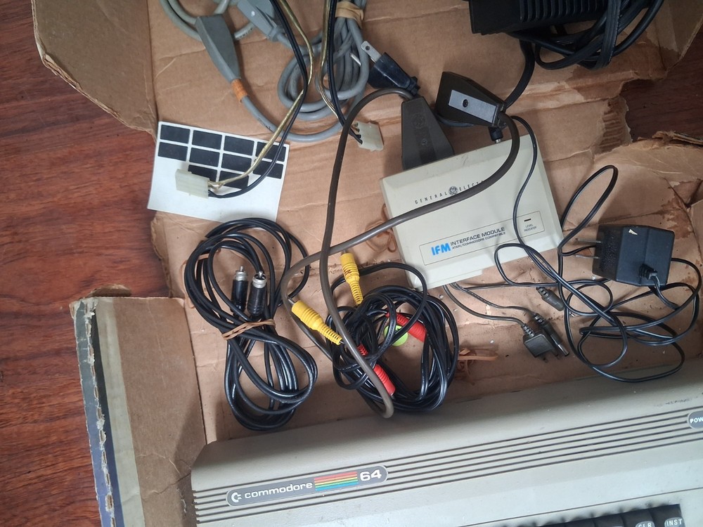 Vintage Commodore 64 Personal Computer in Original Box - C64- Tested Powers On