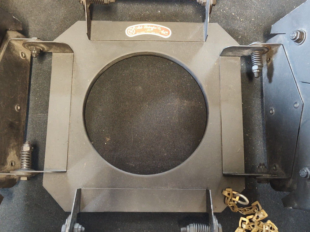 Mole Richardson Barn Doors Light Shield, Mini. With A Chain 407