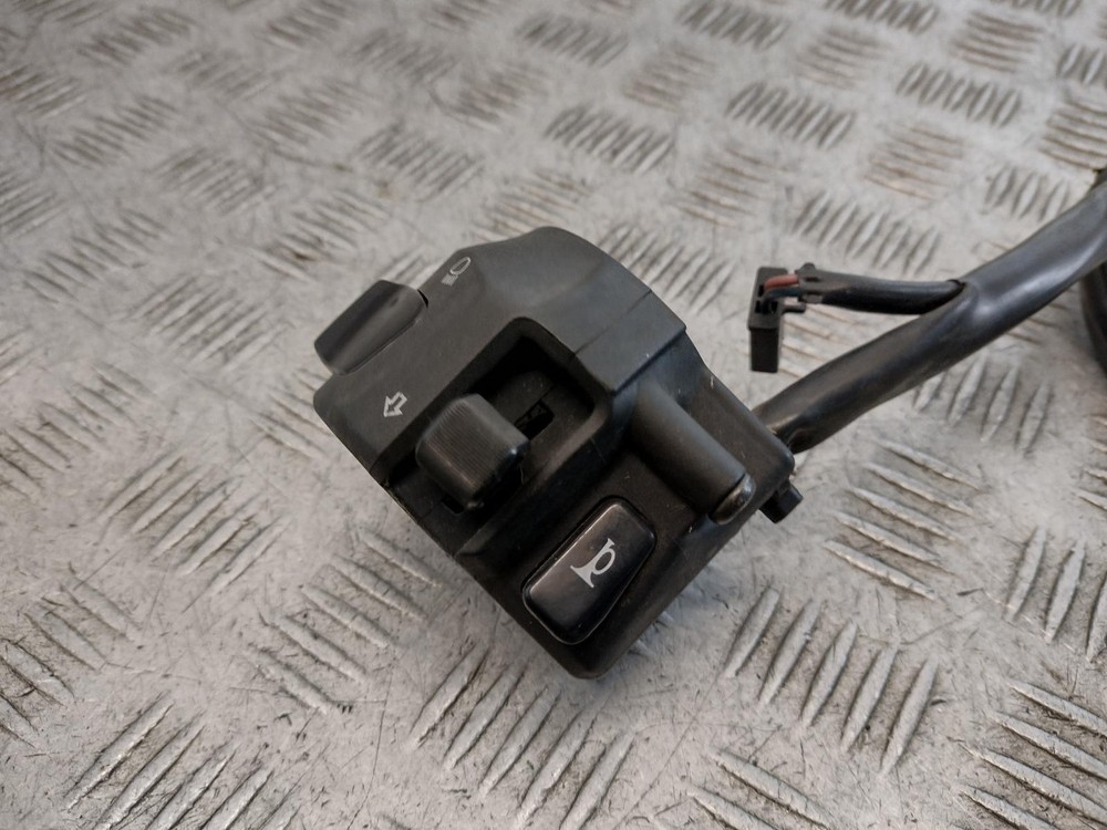 2014 YAMAHA MT 125 Left Hand Switch Gear