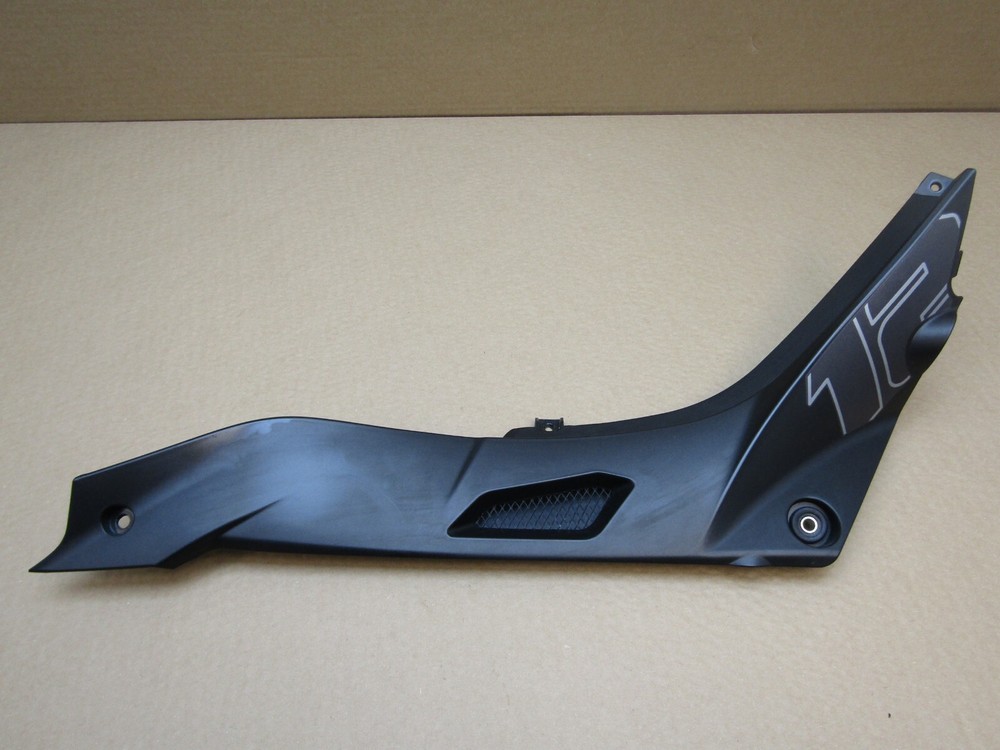 Benelli BN 125 2022 left centre fairing panel (13069)