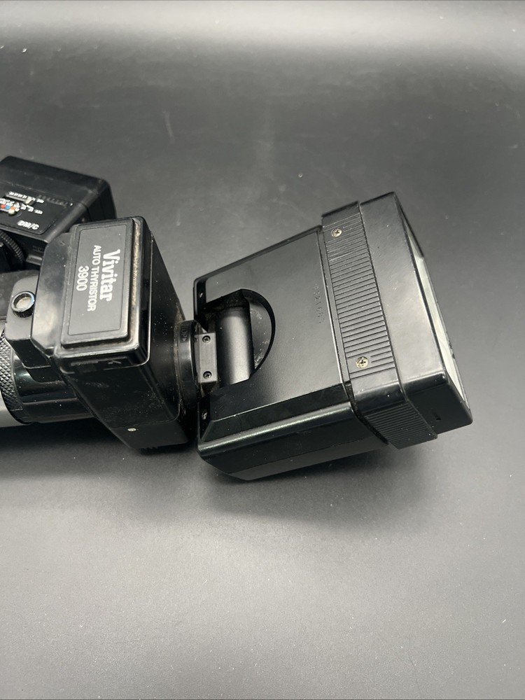 Vivitar 3900 Auto Thyristor and Remote Sensor Flash Untested