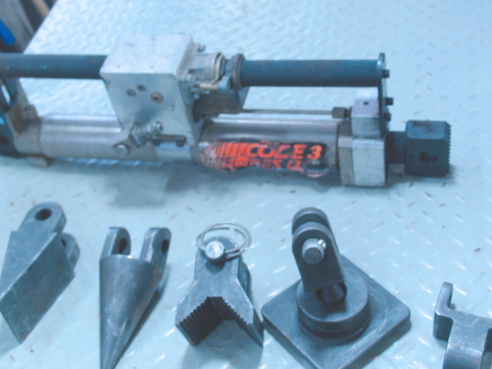 CODE 3 ResQ Hydraulic Tool with 5 atachments (Jaws)