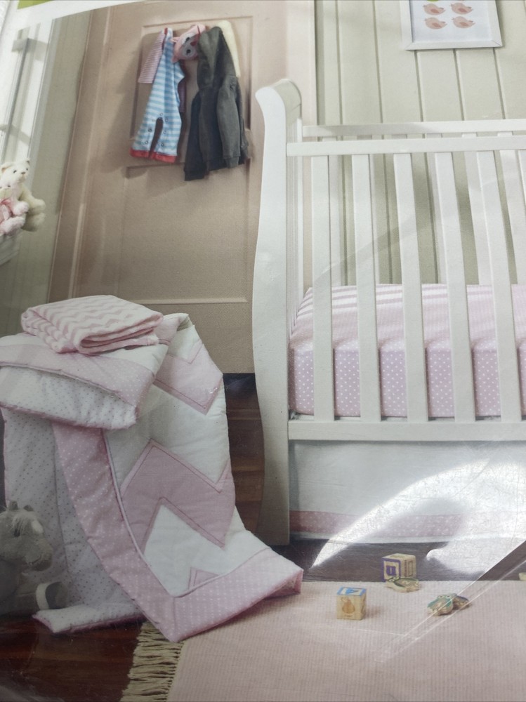 ￼ Circo 4 piece nursery set pink
