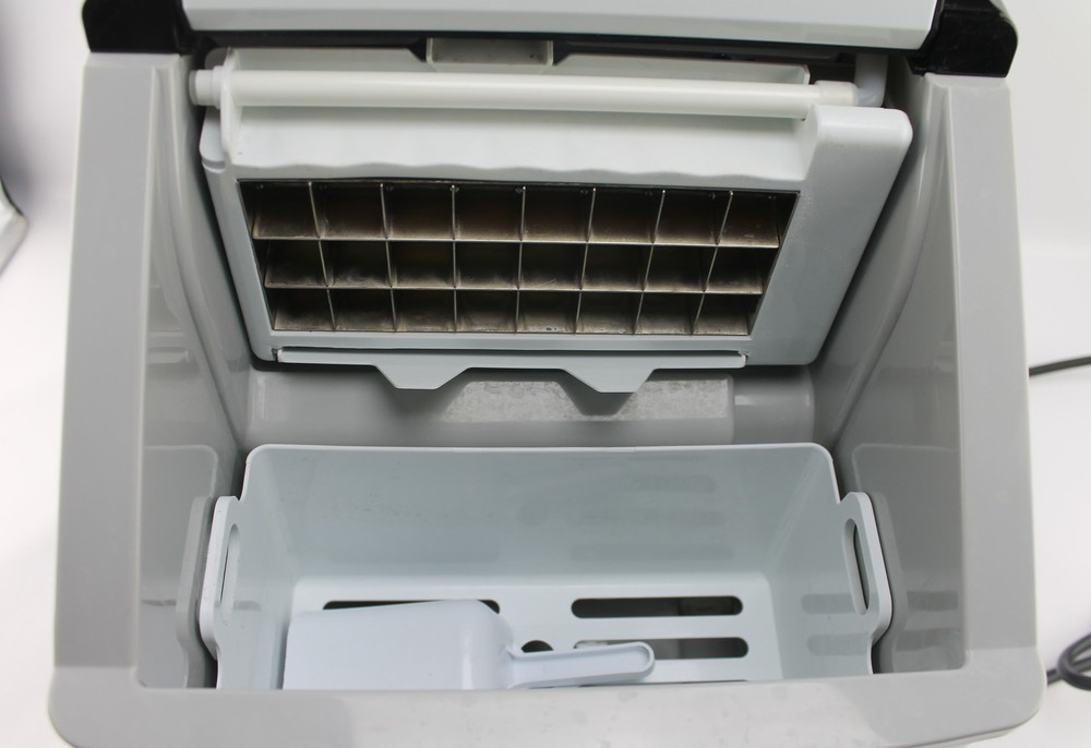 Frigidaire Ice Maker Model EFIC452-SSBlack Ice Making Machine