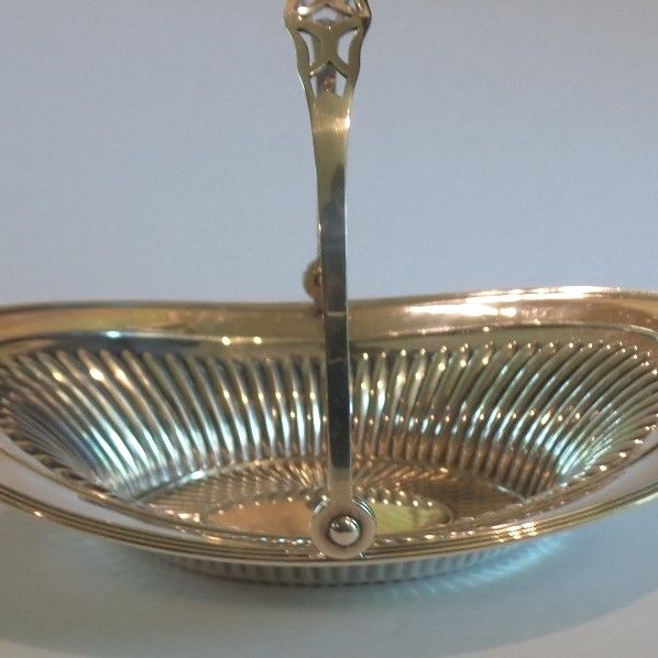 SSMC Sterling Silver Swing Handle Basket, c. 1917, 115 Grams