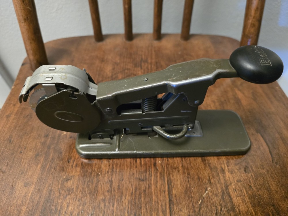 Vintage Bates Mfg Co Model B Wire Feed Stapler With Wires Spool, Untested, As-Is
