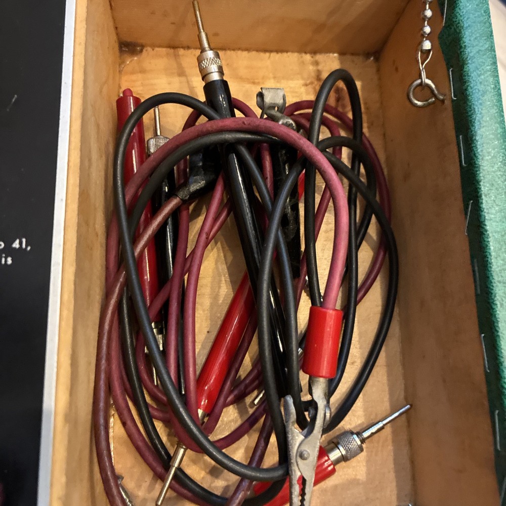 Vintage DeVry Technical Institute model 1c04 Multimeter Ohmmeter Voltmeter