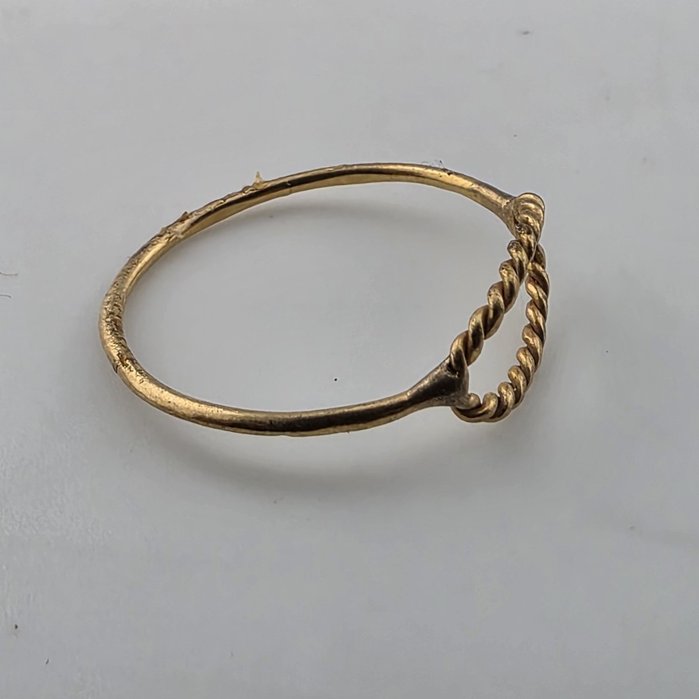 Gold Tone Twisted Oval Ring Minimalist Dainty Boho Stackable Band Size 7
