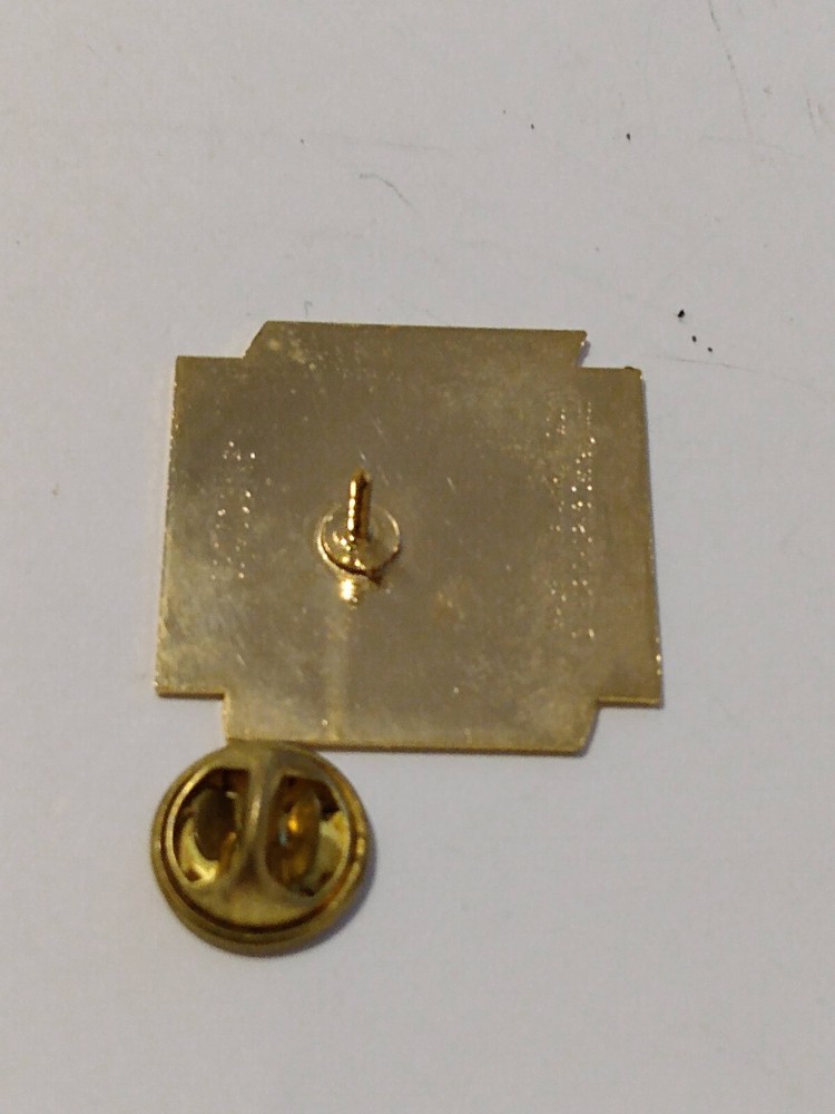 ALLIGATOR Lapel Pin 1992 Shopko