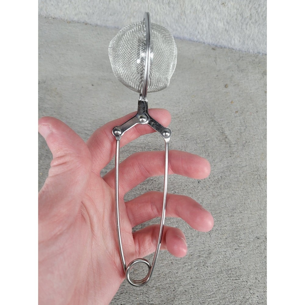 Stainless Steel Mesh Tea Infuser Ball with Spring Action Squeeze Handle Silver