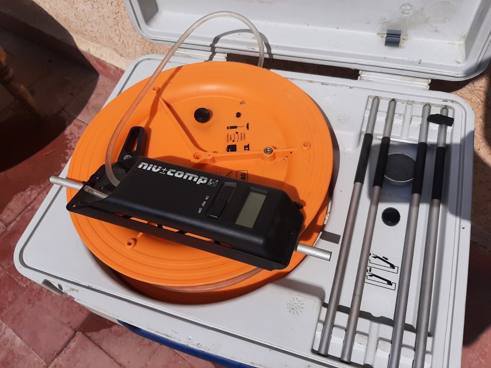 Nivcomp Digital Water Level Tool White Electronic Hose Scale