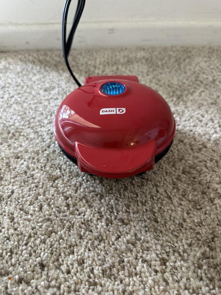 DASH MINI WAFFLE MAKER - RED,4 Inch,DMW001RD