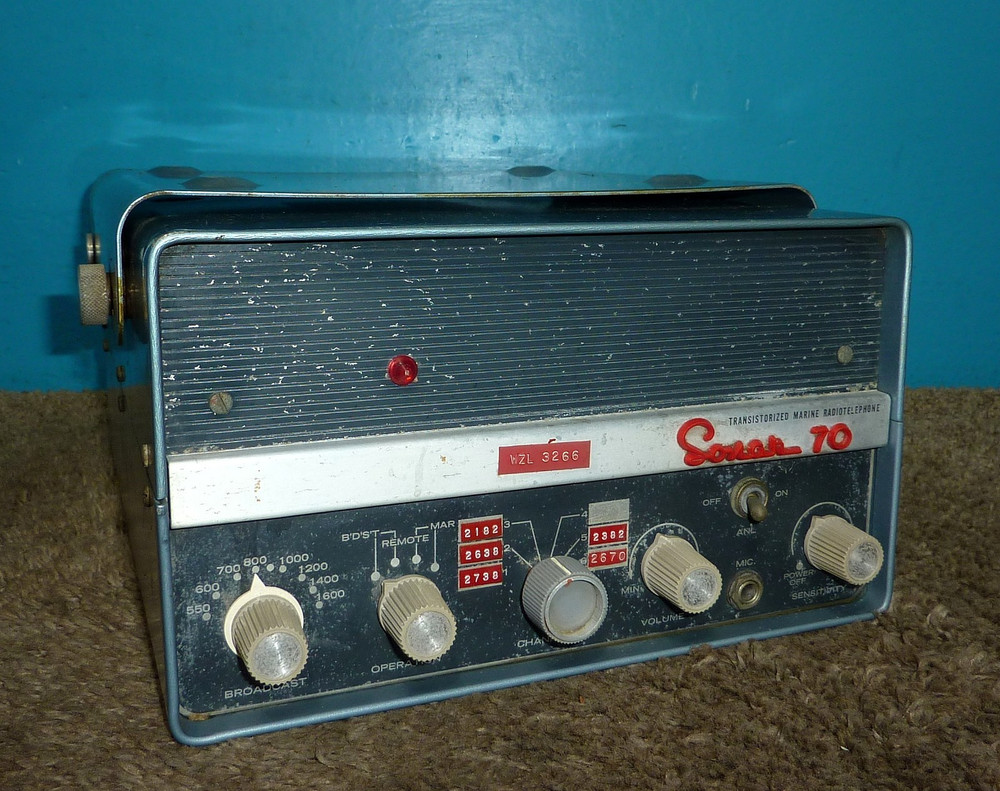 Sonar Model 70 Transistorized Radiotelephone w/ Mount