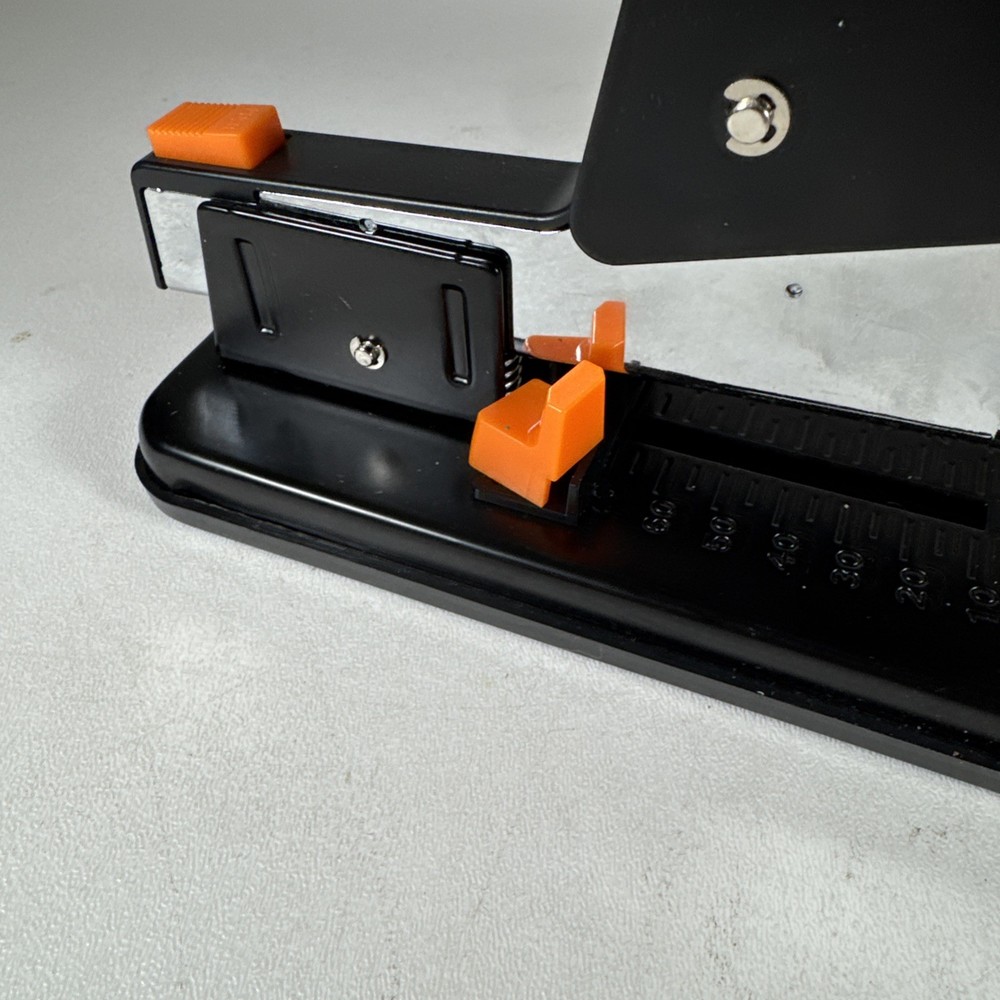 Amazon Basics Heavy-Duty Stapler, Black