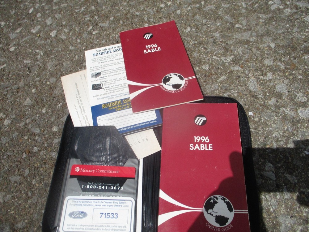 1996 Sable Owner's Manual w/Case