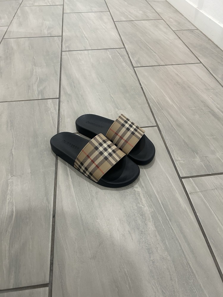 Burberry Slides Size 42 US 9