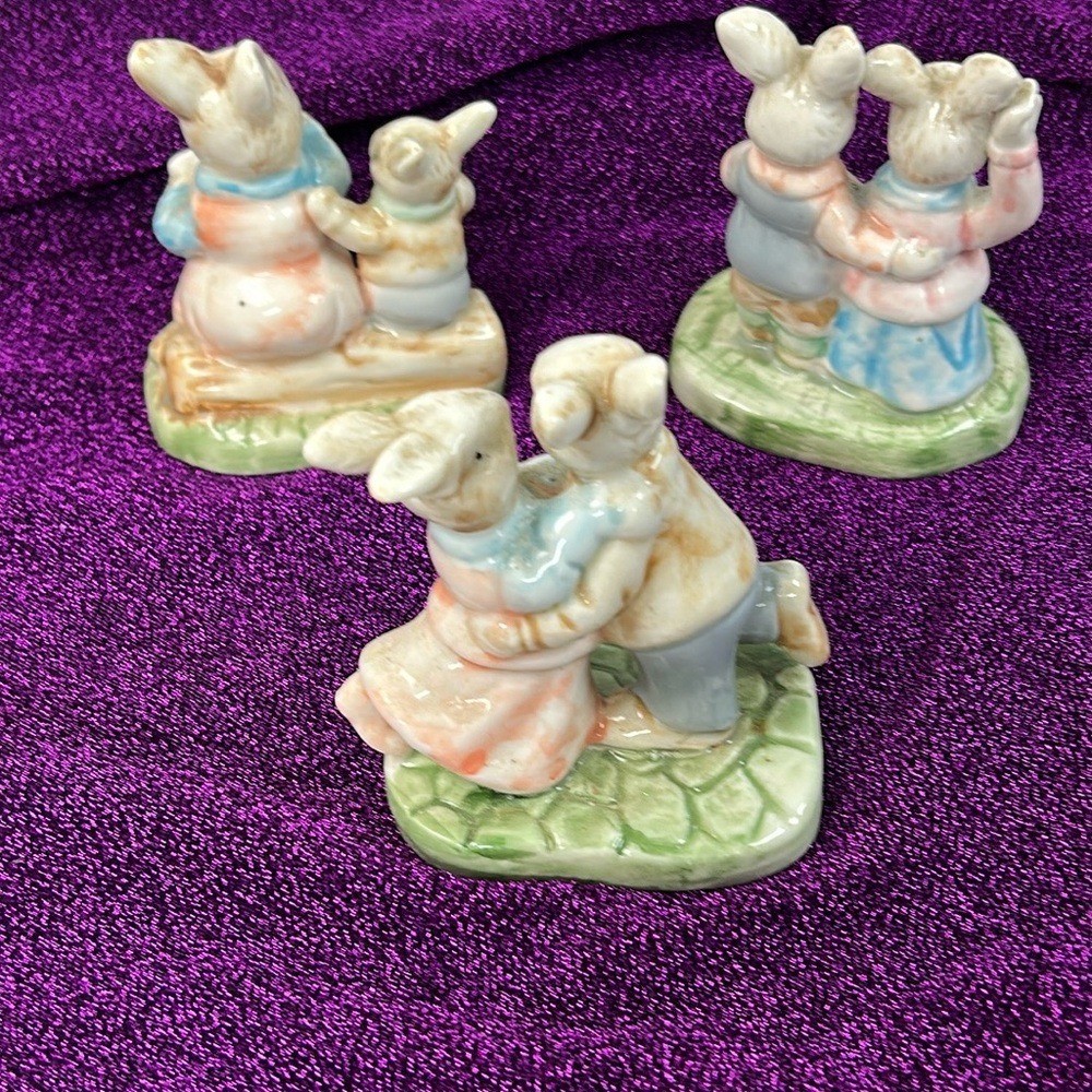 Source Unknown Cream and Pink Decor Accents 3 per set