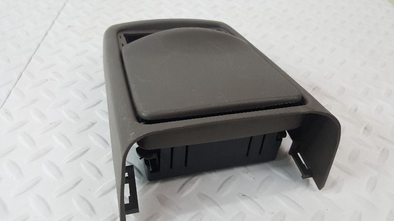 2000 Subaru Outback Rear Center Console Cup Holders