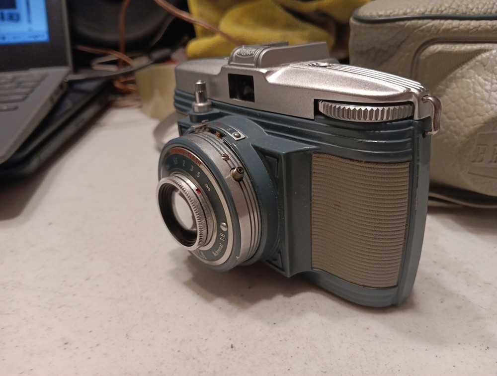 Bilora Bella Vintage Camera Germany. untested With Case