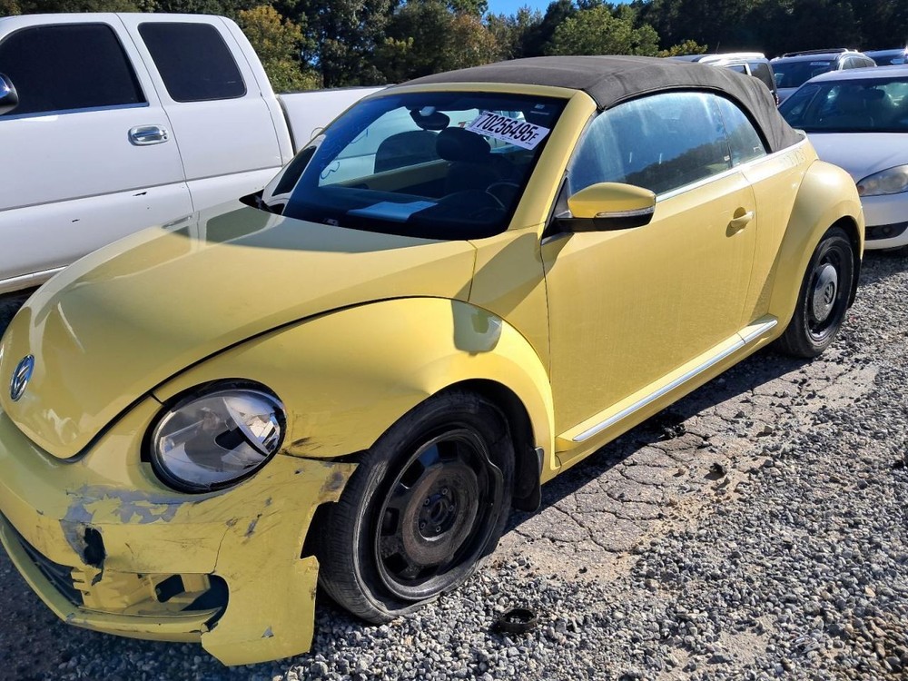 BEETLE    2015 Glove Box 4832147