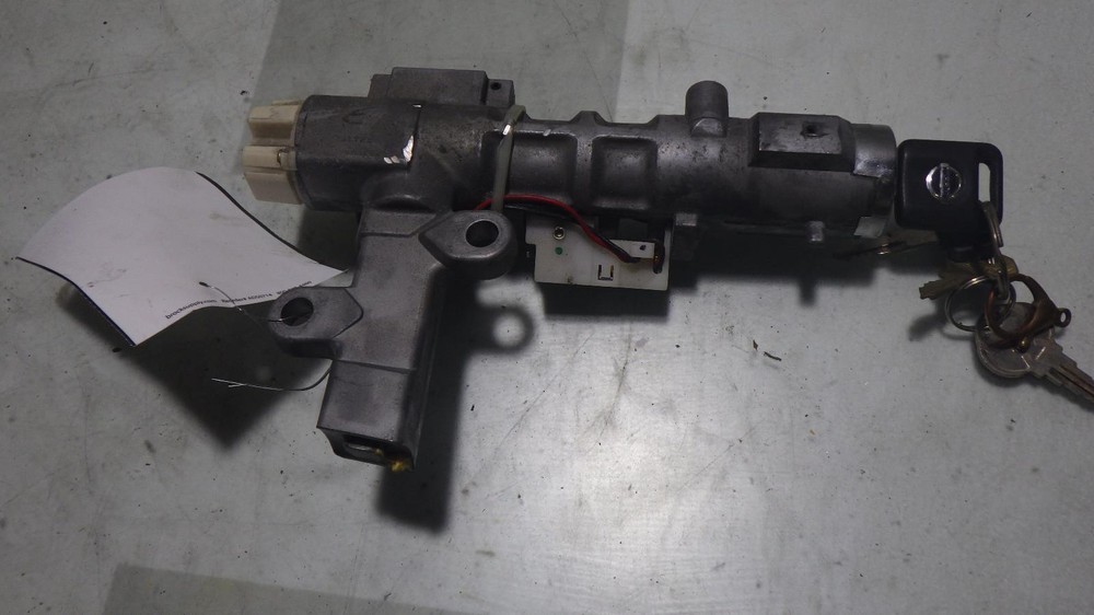 05 NISSAN MAXIMA Ignition W/Key