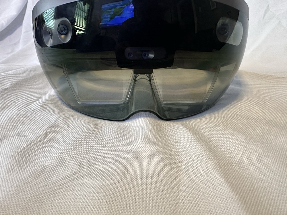Microsoft HoloLens Developer Edition 1st Generation & Genuine Carry Case