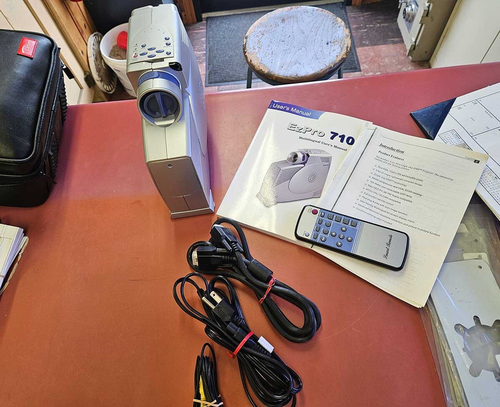 Projectors & Accessories