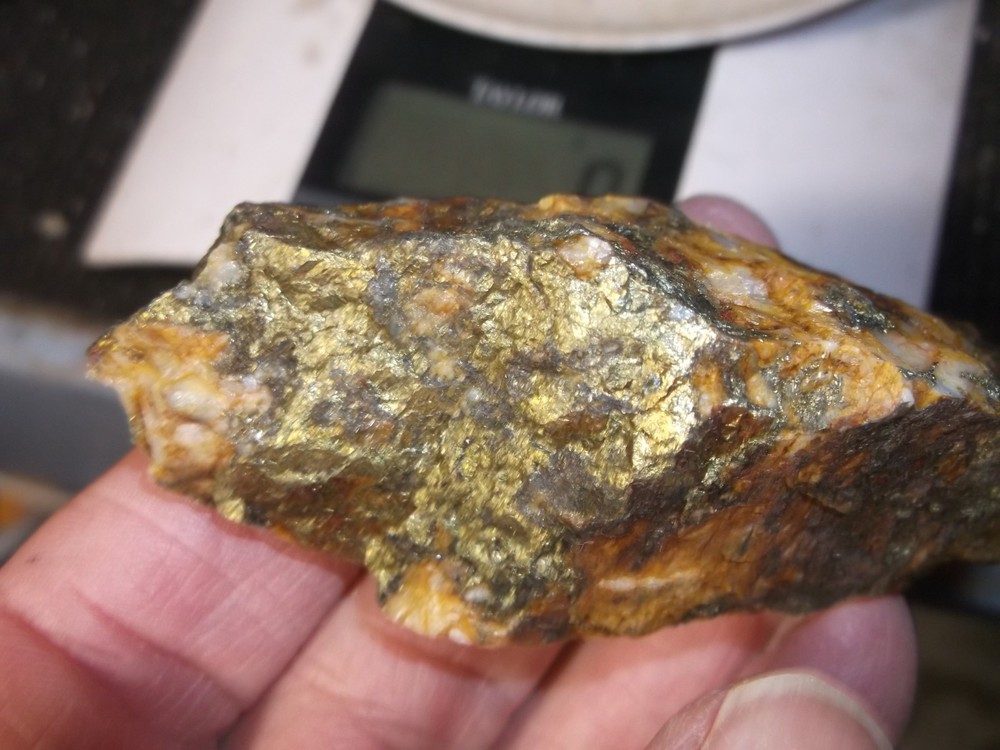 gold silver copper ore, 100 grams samples ,ore high grade .