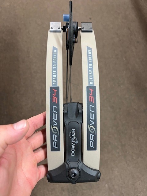 bowtech proven 34 compound bow
