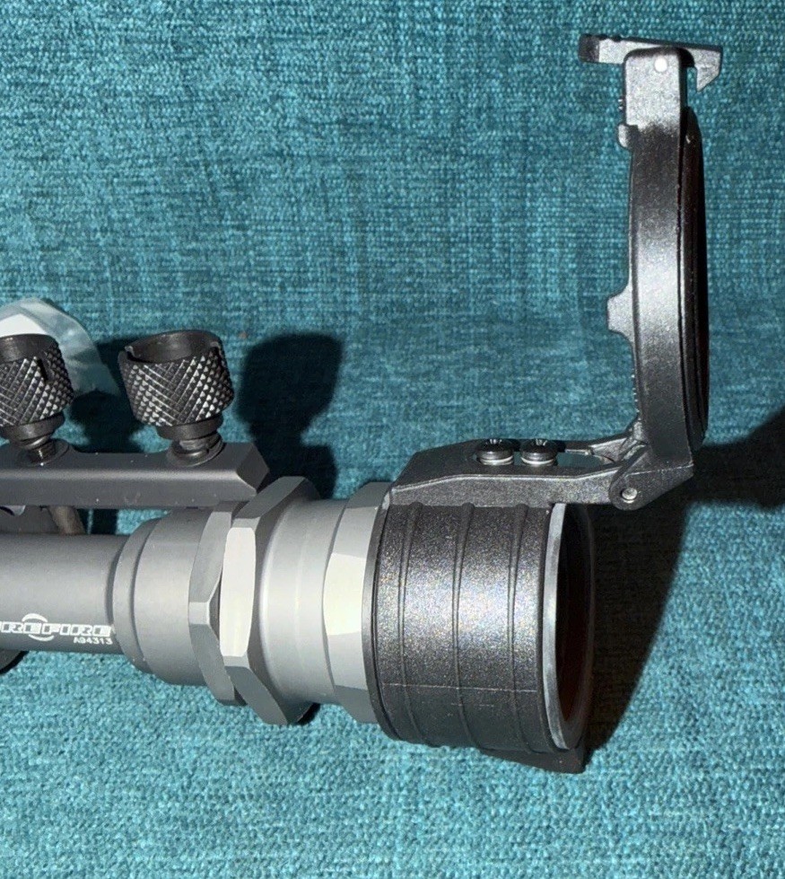 SUREFIRE Tactical Light System With Mount and pressure switch-new