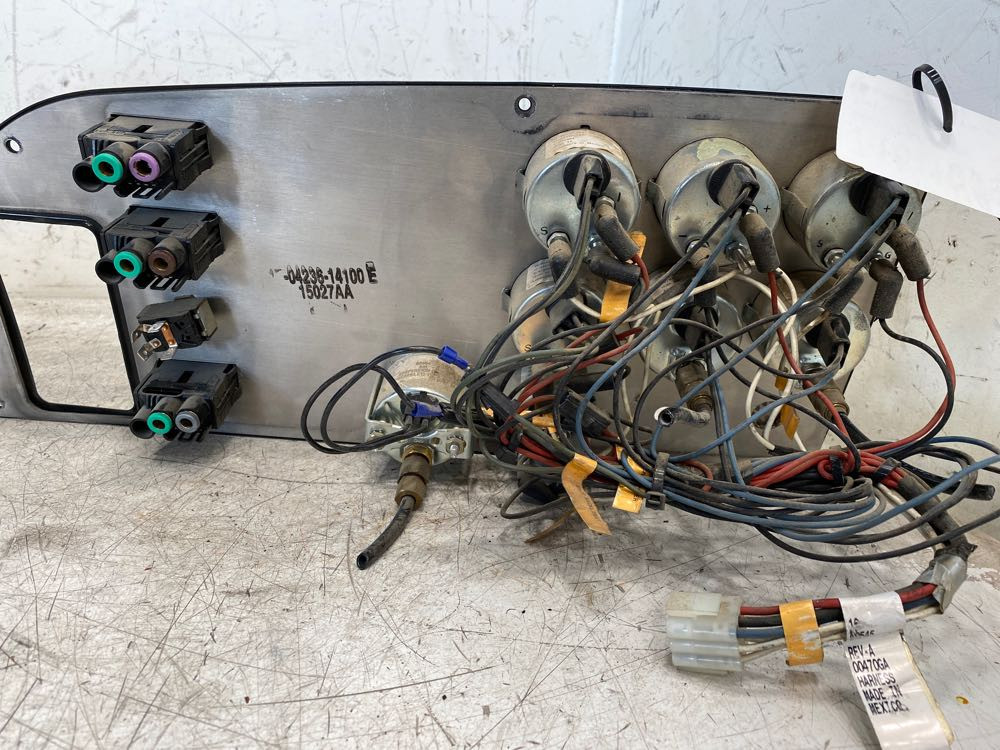 2005 Peterbilt 378 Gauge Panel (716-10199)