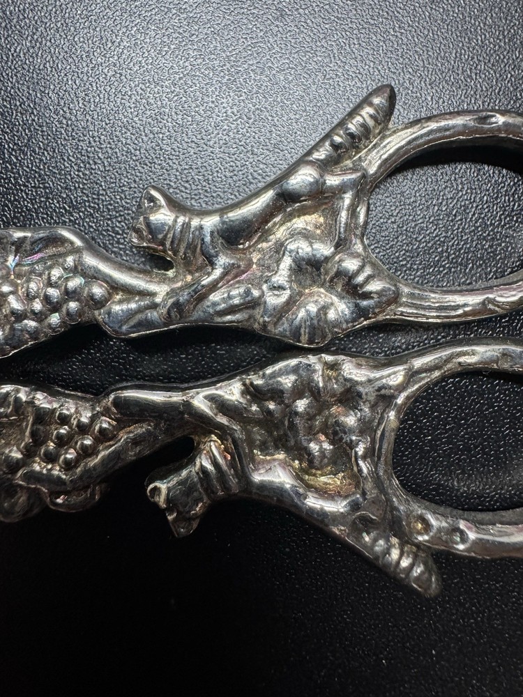 VTG Silver Plate Fox Decorated Vine Handle Grape Scissors - 6”