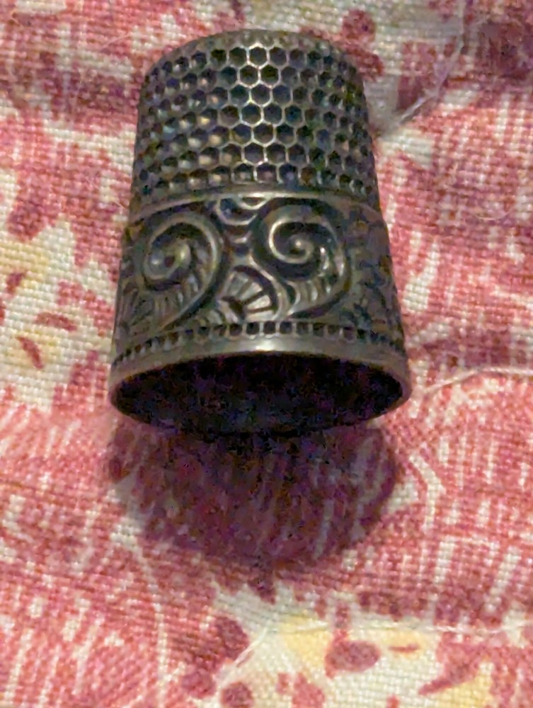 Antique 5 Point Star Hallmarked Sterling Silver Size 7 Thimble Gold Scroll Work