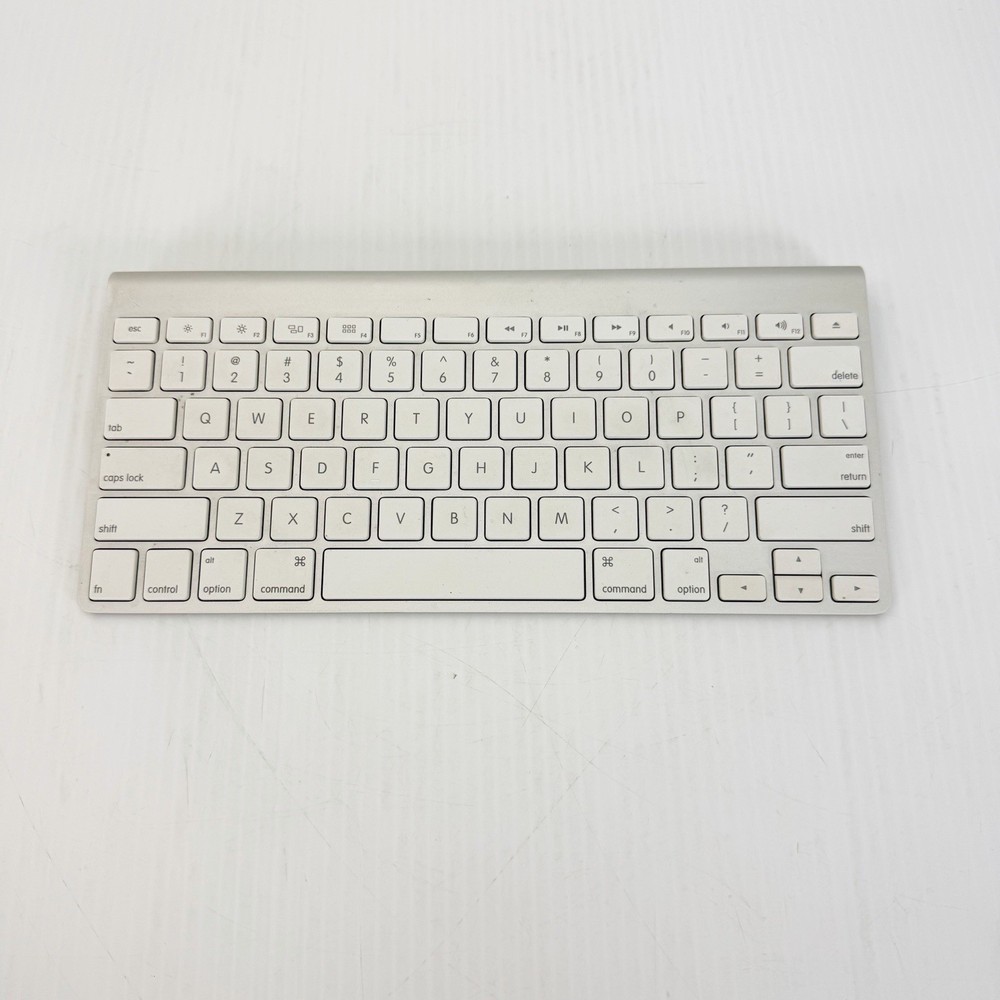 Genuine OEM Apple Wireless Bluetooth QWERTY White Keyboard