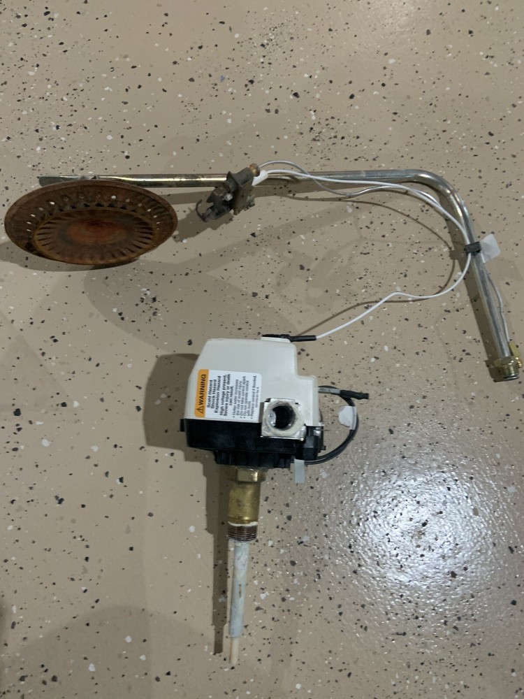 Bradford White LP Hot Water Heater Burner assembly W/Honeywell Control 75G Tank