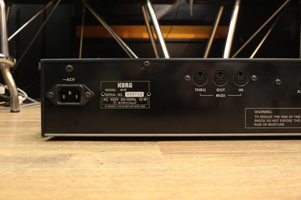 KORG M1R [000102]
